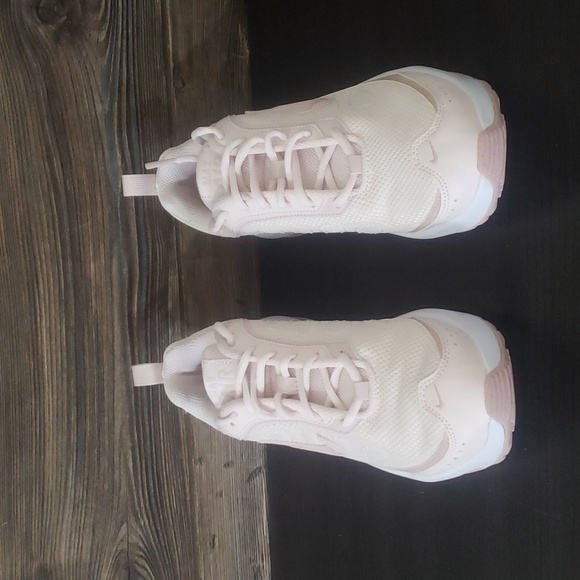 New Nike Air Max Light Pink Sneakers Size 7.5 Casual Streetwear Everyday Neutral - Picture 3 of 9